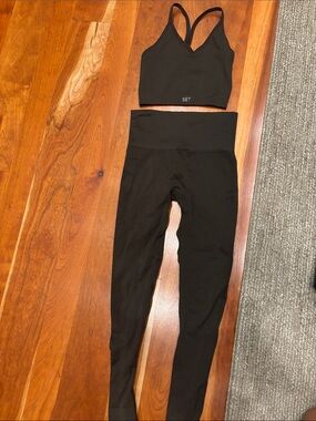 Brown Activewear Set - Crop Sports Bra + High-Waisted Leggings